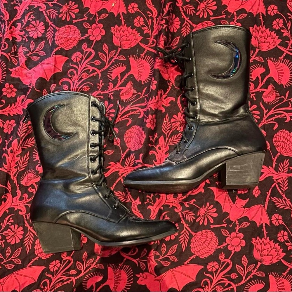 YRU spirit lace up boots